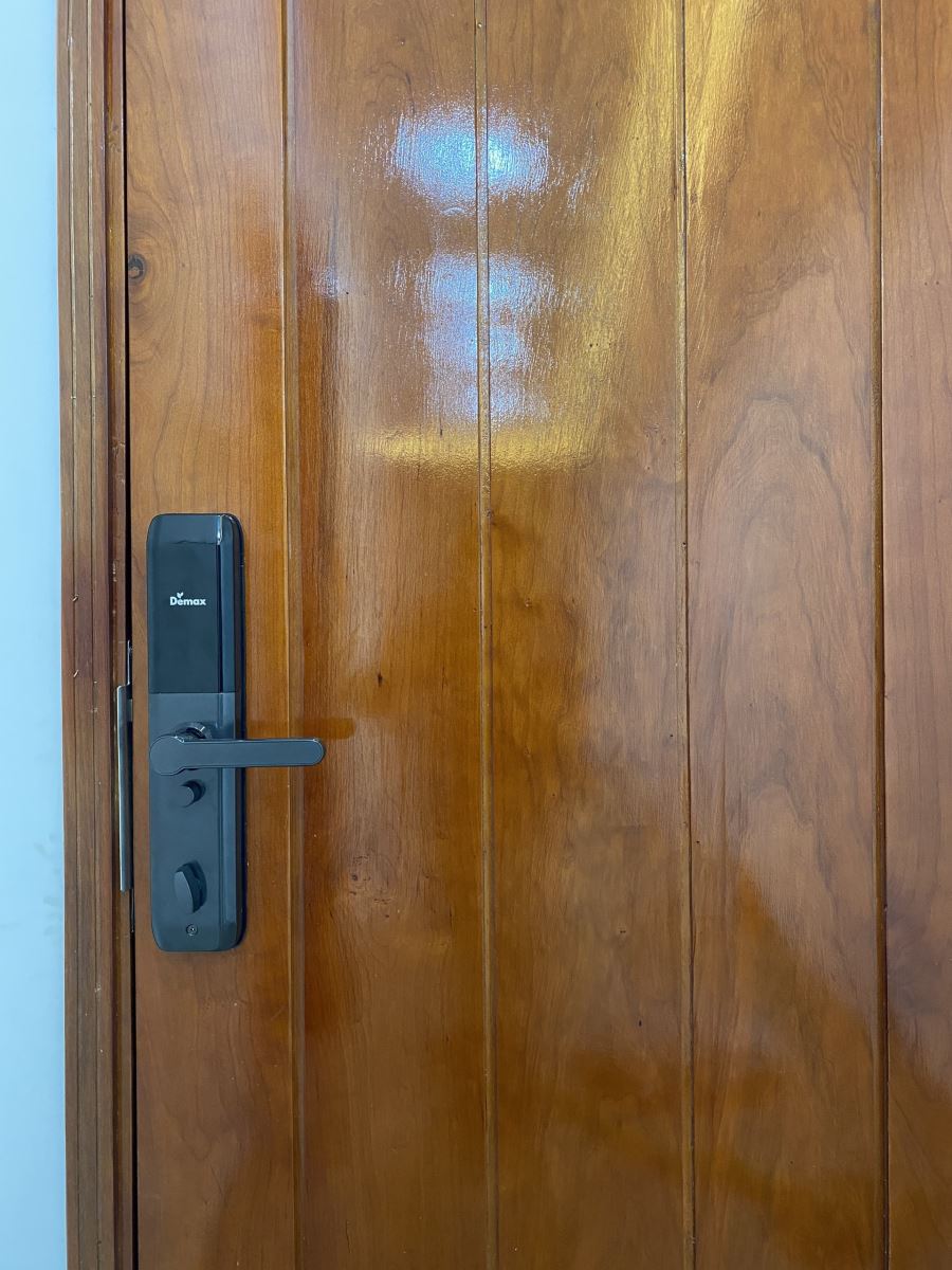 Khóa vân tay Demax SL768 BN- đơn giản, sang trọng-1 Khóa vân tay Demax SL768 BN- đơn giản, sang trọng-1