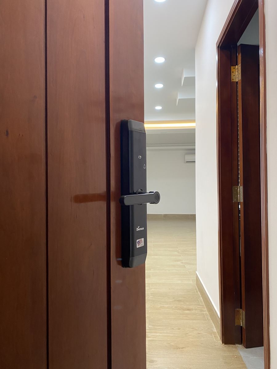 Khóa vân tay Demax SL768 BN- đơn giản, sang trọng-3 Khóa vân tay Demax SL768 BN- đơn giản, sang trọng-3