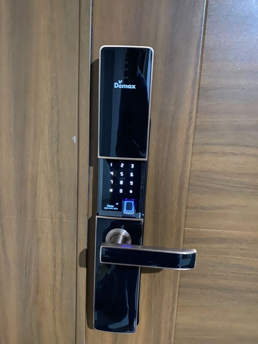 Khóa vân tay cho cửa gỗ Demax SL621-2