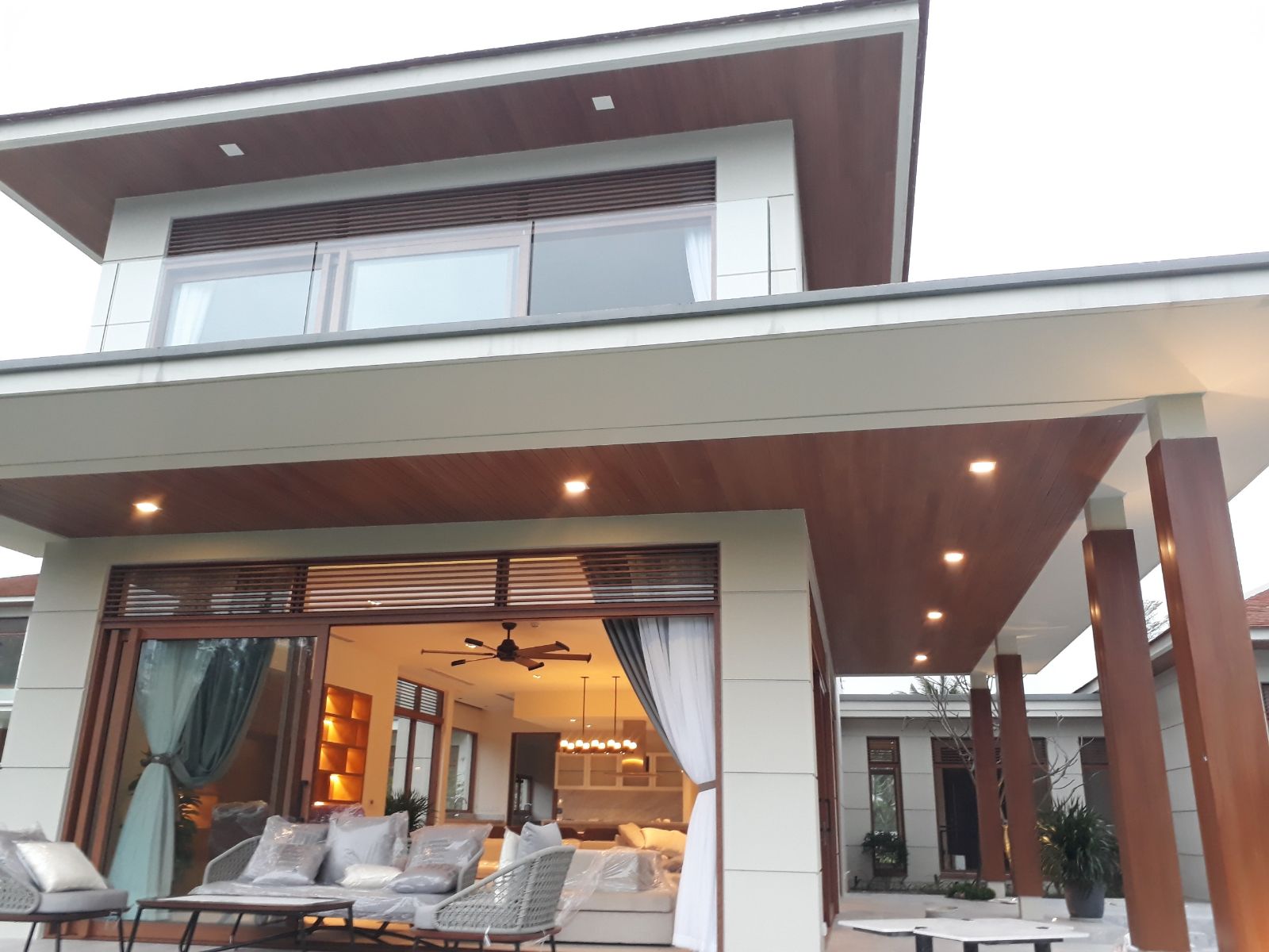 Quạt trần MEGA OAK-3 Quạt trần MEGA OAK-3