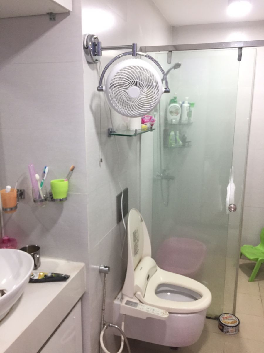 Quạt treo tường VIVI ( đen, trắng)-2 Quạt treo tường VIVI ( đen, trắng)-2