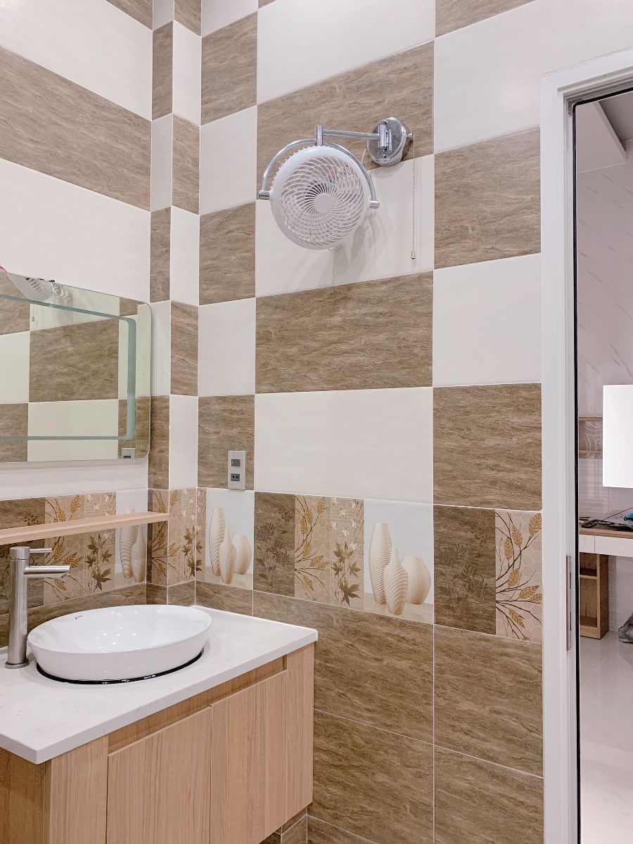 Quạt treo tường VIVI ( đen, trắng)-3 Quạt treo tường VIVI ( đen, trắng)-3