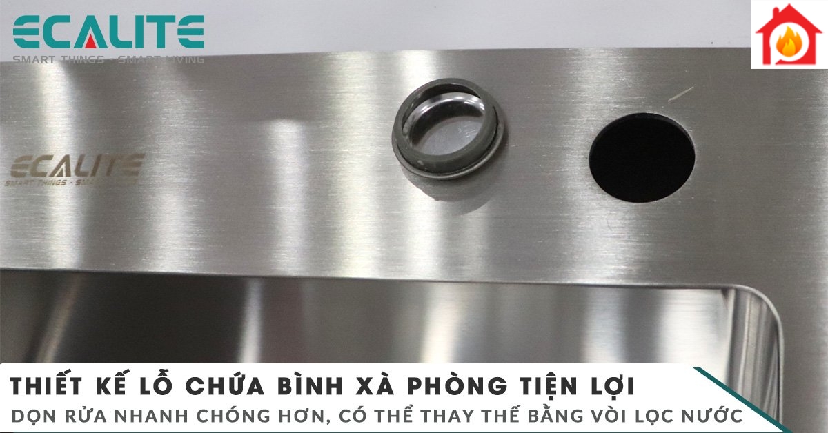Sản phẩm được thiết kế thêm lỗ chứa bình xà phòng tiện lợi
