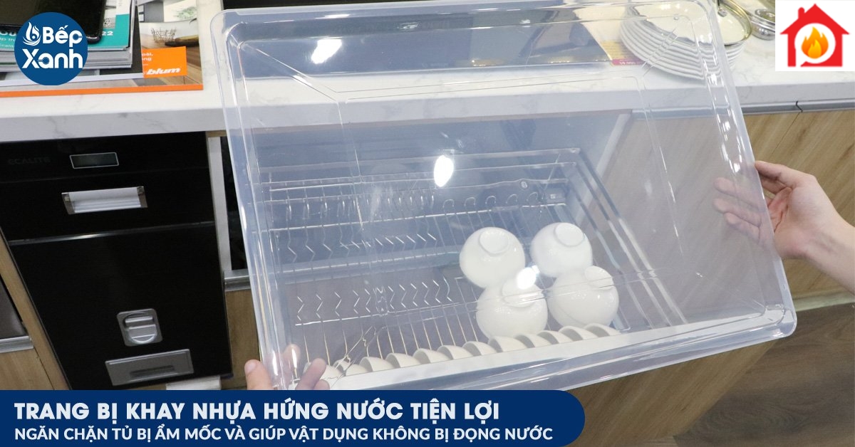 Trang bị thêm khay nhựa hứng nước cao cấp vô cùng tiện lợi