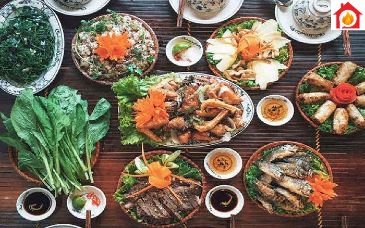 Máy hút khói khử mùi áp tường Elica
