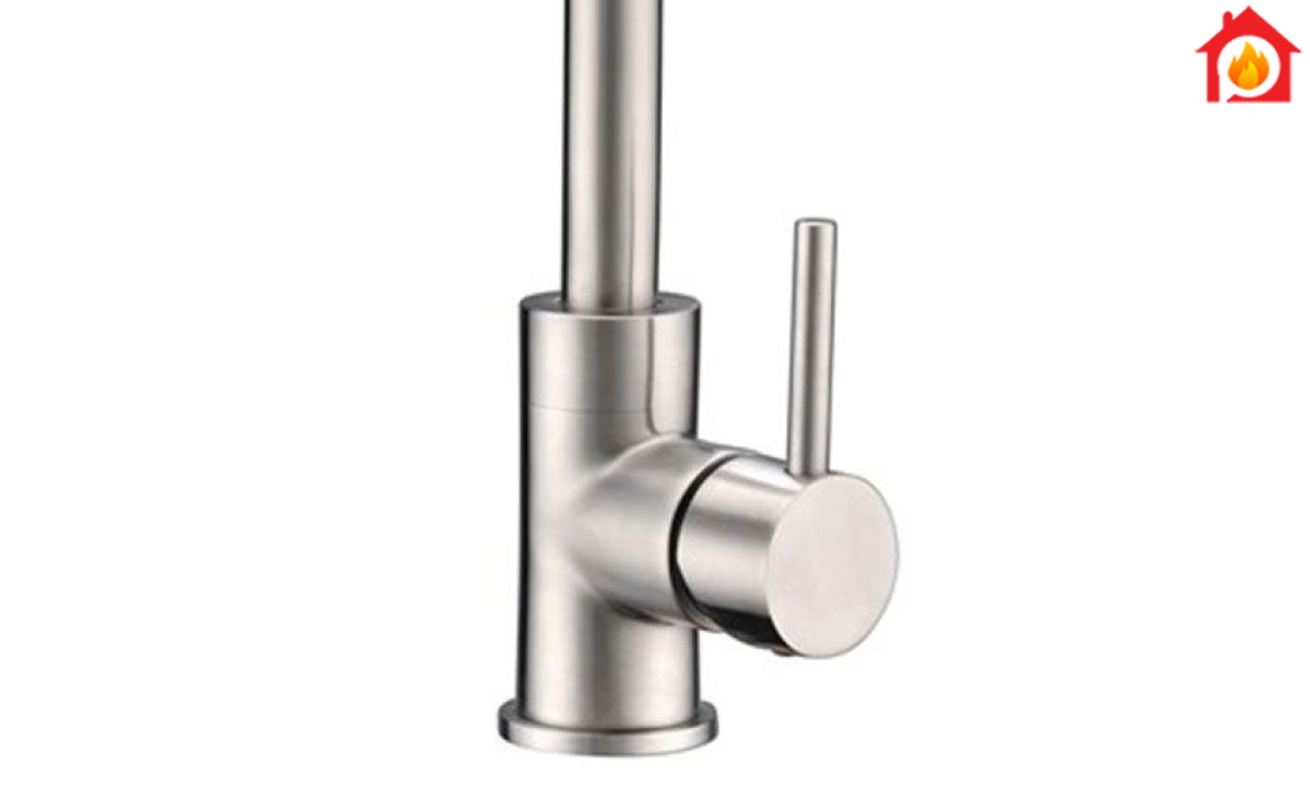 Vòi rửa bát Canzy CZ-702 với cần gạt dễ dàng điều chỉnh lượng nước