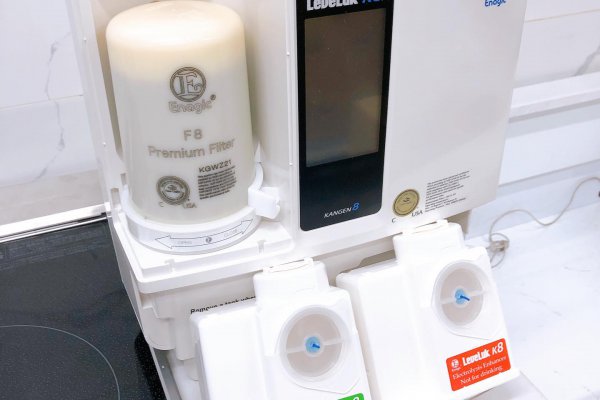 Máy lọc nước điện giải ion kiềm Kangen k8 giá chính hãng